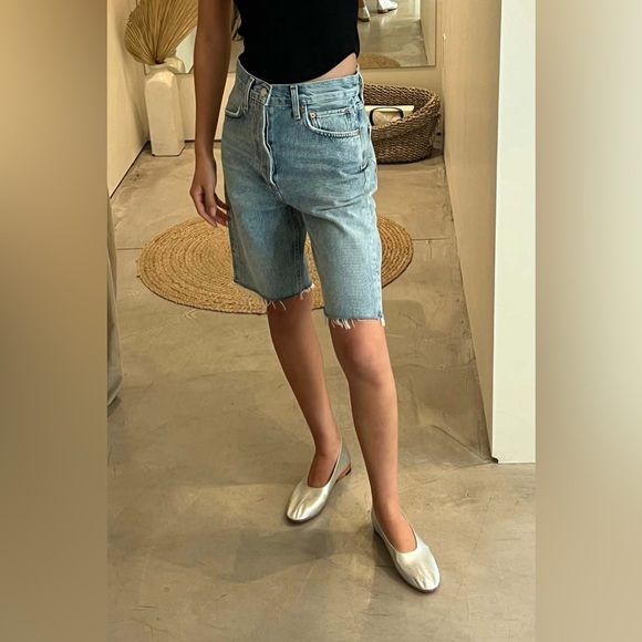 AGOLDE 90S Pinch Waist Shorts in Latitude - Picture 10 of 13